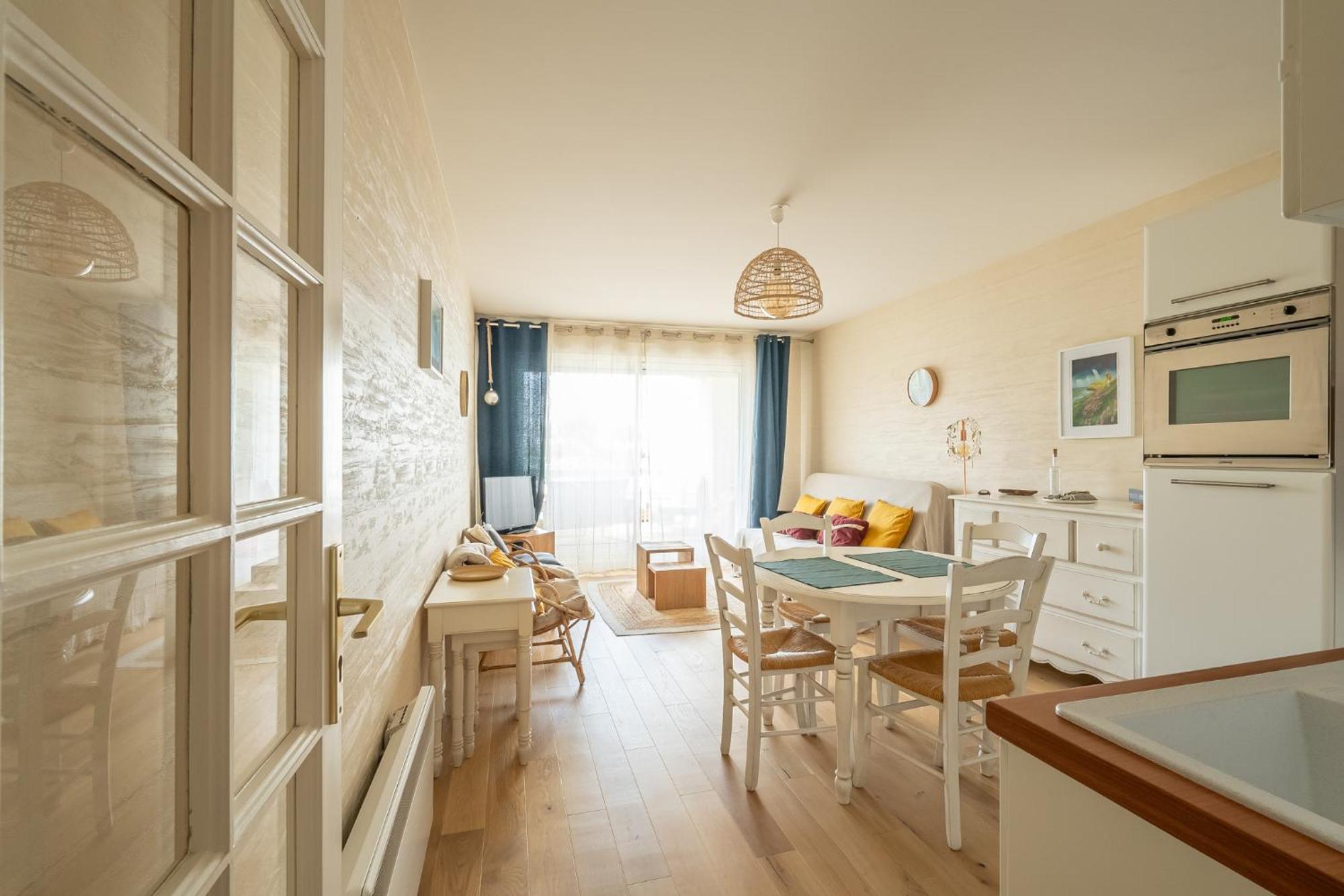 Agreable Appartement Et Terrasse A 2 Pas De La Mer 维姆勒 外观 照片