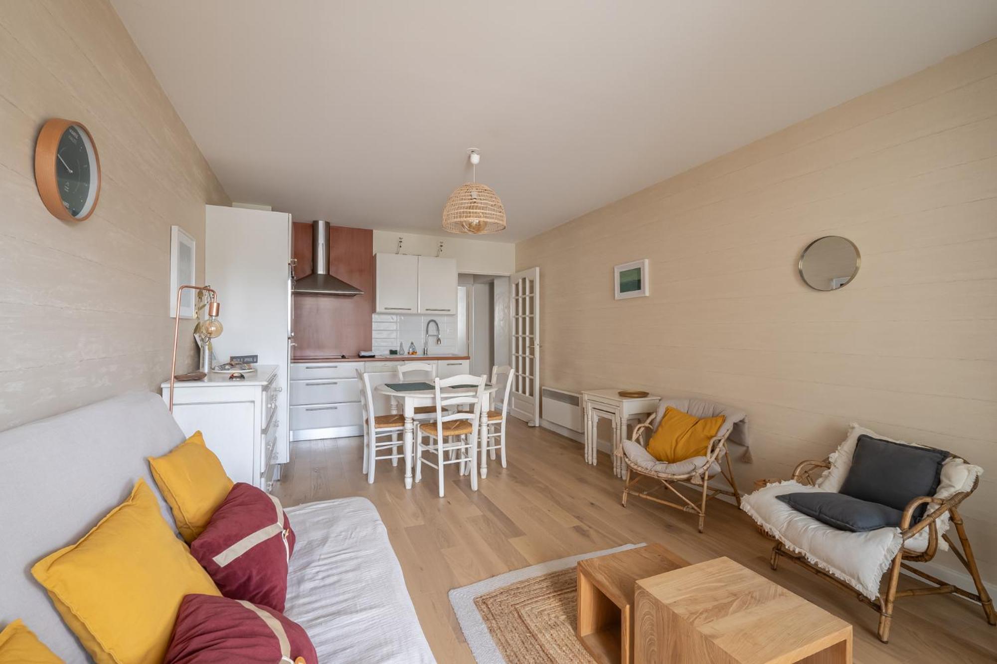 Agreable Appartement Et Terrasse A 2 Pas De La Mer 维姆勒 外观 照片